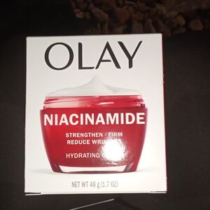 Olay Niacinamide Hydrating Cream